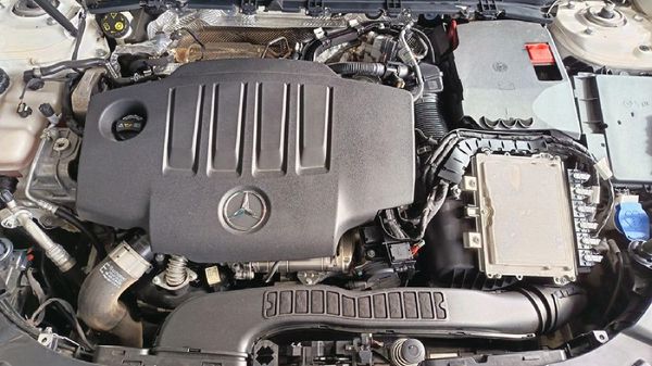 2023-Mercedes-Benz-GLB-220d-Progressive image:9