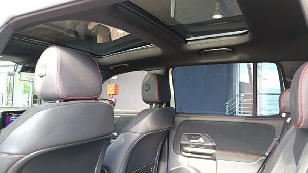 2023-Mercedes-Benz-GLB-220d-Progressive image:11
