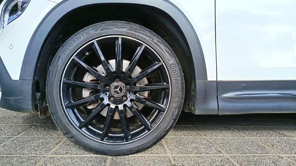 2023-Mercedes-Benz-GLB-220d-Progressive image:2