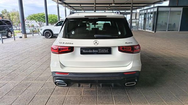 2023-Mercedes-Benz-GLB-220d-Progressive image:5