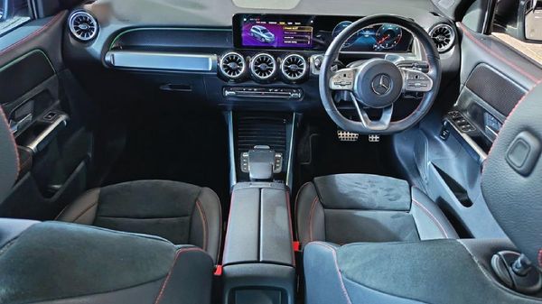 2023-Mercedes-Benz-GLB-220d-Progressive image:6