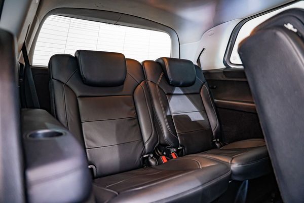 2019-Mercedes-Benz-GLS-350d image:9
