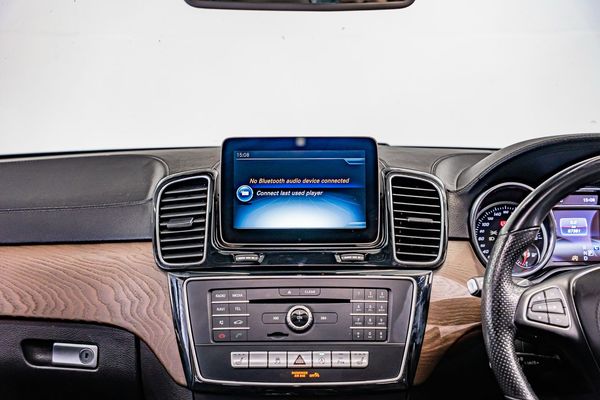 2019-Mercedes-Benz-GLS-350d image:14