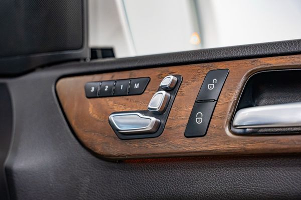 2019-Mercedes-Benz-GLS-350d image:16