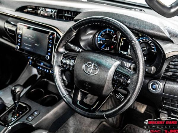 2022-Toyota-Hilux-28-GD-6-Raised-Body-Legend-Auto-Double-Cab image:9