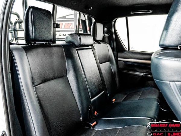 2022-Toyota-Hilux-28-GD-6-Raised-Body-Legend-Auto-Double-Cab image:11