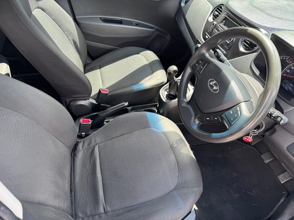 2017-Hyundai-Grand-i10-125-Motion image:3