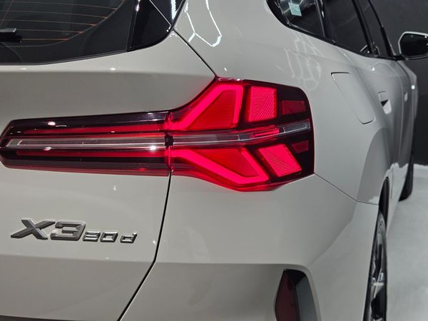 2025-BMW-X3-20d-xDrive-M-Sport image:11