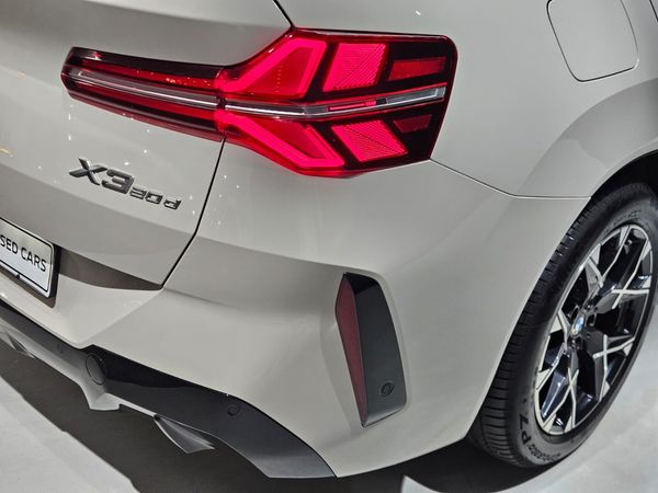 2025-BMW-X3-20d-xDrive-M-Sport image:12