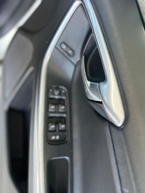 2015-Volvo-XC60-D4-Essential-Auto-Drive-E image:5