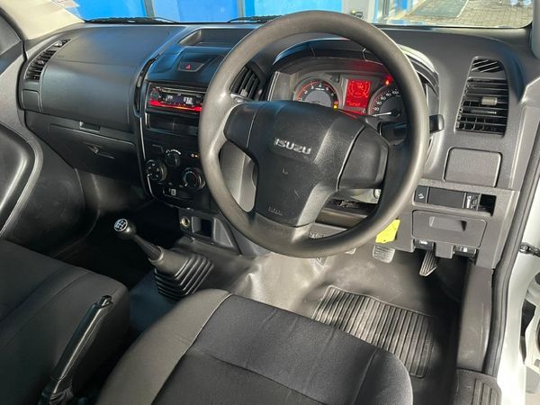 2020-Isuzu-D-Max-250-HO-Fleetside-Safety-Single-Cab image:3