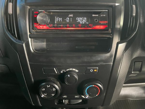 2020-Isuzu-D-Max-250-HO-Fleetside-Safety-Single-Cab image:5