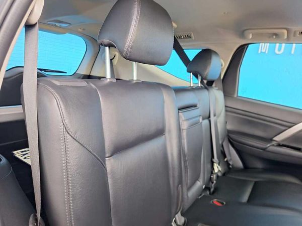 2021-Mitsubishi-Pajero-Sport-24D-4x4-Exceed-Auto image:9