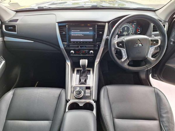 2021-Mitsubishi-Pajero-Sport-24D-4x4-Exceed-Auto image:11