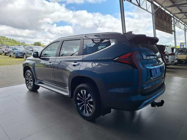 2021-Mitsubishi-Pajero-Sport-24D-4x4-Exceed-Auto image:3