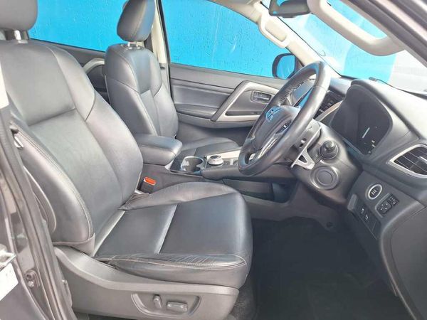 2021-Mitsubishi-Pajero-Sport-24D-4x4-Exceed-Auto image:6