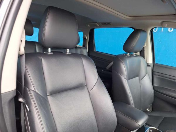 2021-Mitsubishi-Pajero-Sport-24D-4x4-Exceed-Auto image:7