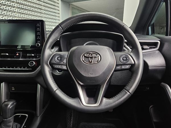 2022-Toyota-Corolla-Cross-18-XS image:10
