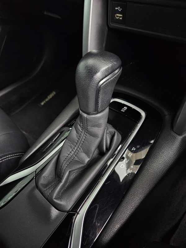 2022-Toyota-Corolla-Cross-18-XS image:11