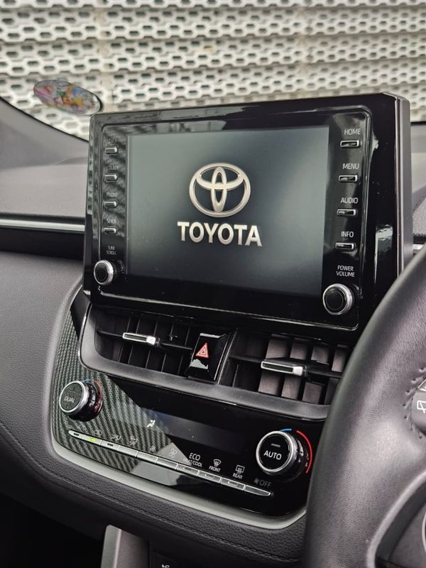 2022-Toyota-Corolla-Cross-18-XS image:14