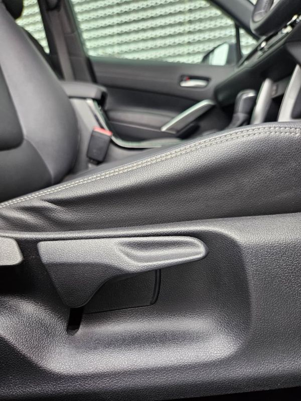2022-Toyota-Corolla-Cross-18-XS image:5