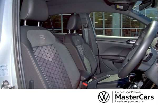2025-Volkswagen-T-Cross-10-TSI-R-Line-Auto image:5