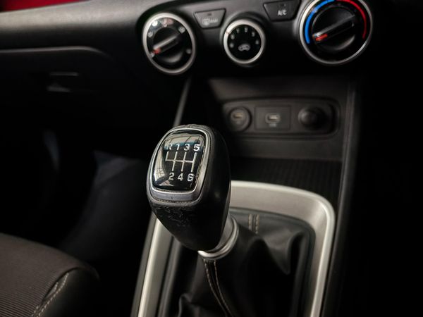 2020-Hyundai-Venue-10-TGDI-Fluid image:8