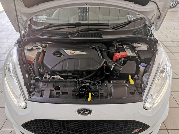2018-Ford-Fiesta-ST-16-EcoBoost-GDTi image:12