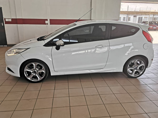 2018-Ford-Fiesta-ST-16-EcoBoost-GDTi image:3
