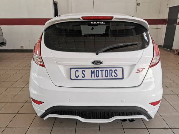 2018-Ford-Fiesta-ST-16-EcoBoost-GDTi image:5