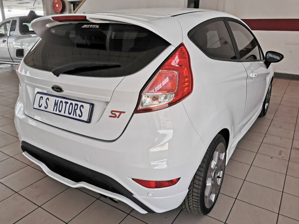 2018-Ford-Fiesta-ST-16-EcoBoost-GDTi image:6
