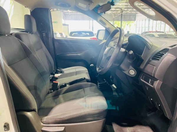 2023-Isuzu-D-Max-250C-Single-Cab image:4