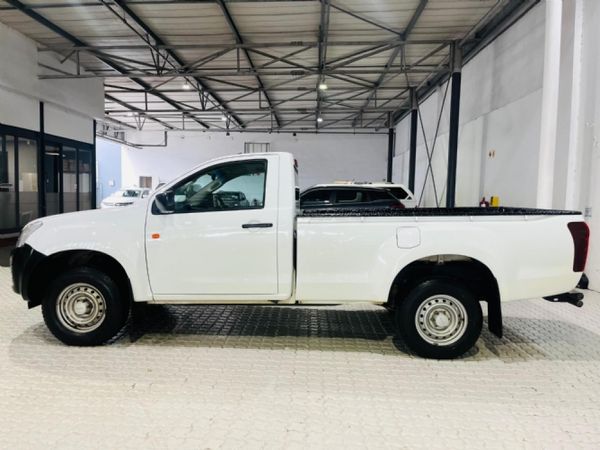 2023-Isuzu-D-Max-250C-Single-Cab image:8