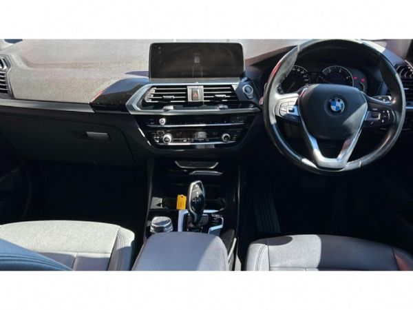 2019-BMW-X3-sDrive18d image:9
