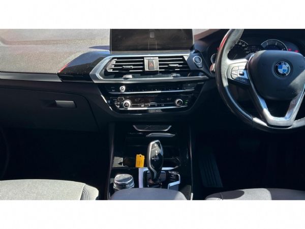2019-BMW-X3-sDrive18d image:10