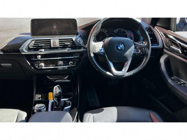 2019-BMW-X3-sDrive18d image:11