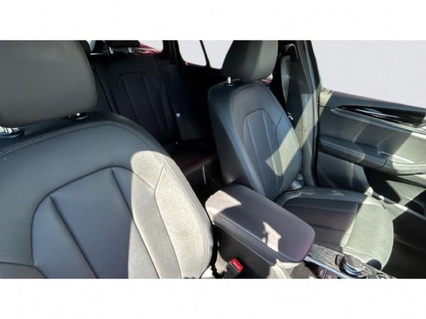2019-BMW-X3-sDrive18d image:13