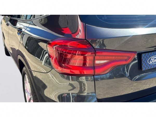 2019-BMW-X3-sDrive18d image:16