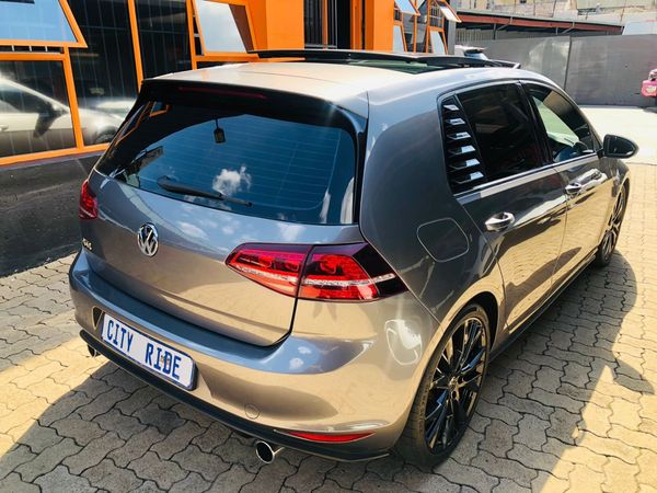 2016-Volkswagen-Golf-VII-GTI-20-TSI-Auto image:3