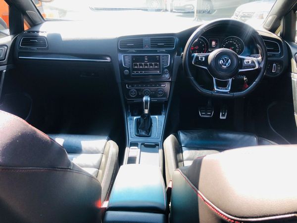 2016-Volkswagen-Golf-VII-GTI-20-TSI-Auto image:6