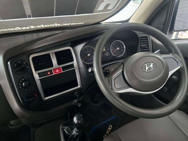 2020-Hyundai-H100-Bakkie-26D image:11