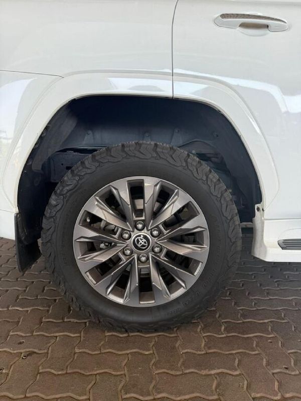 2023-Toyota-Land-Cruiser-300-V6-33-D-ZX image:4