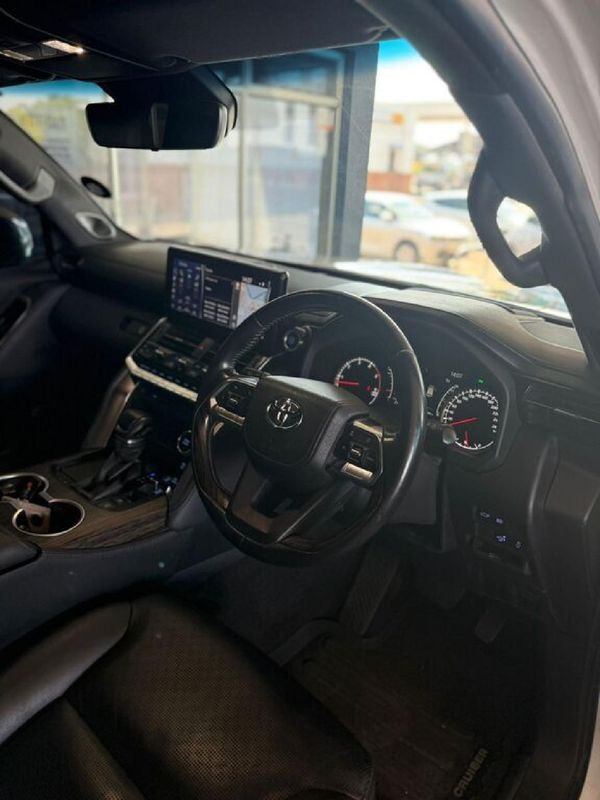 2023-Toyota-Land-Cruiser-300-V6-33-D-ZX image:6