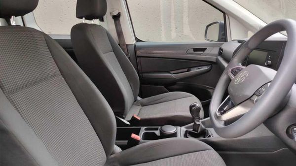 2022-Volkswagen-Caddy-Kombi-20-TDI-7-seat image:9