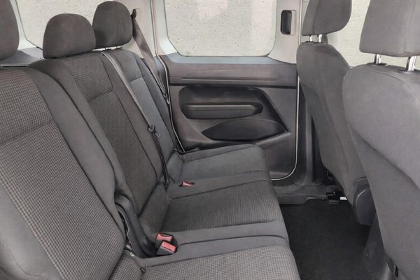 2022-Volkswagen-Caddy-Kombi-20-TDI-7-seat image:12