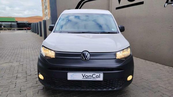 2022-Volkswagen-Caddy-Kombi-20-TDI-7-seat image:1