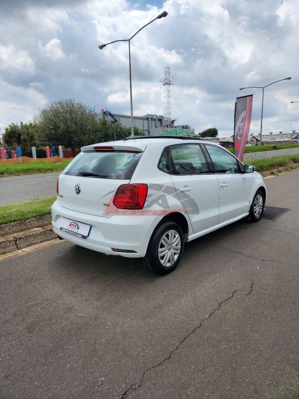 2017-Volkswagen-Polo-12-TSI-Highline-81kW image:4