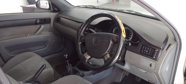 2007-Chevrolet-Optra-16-LS image:10