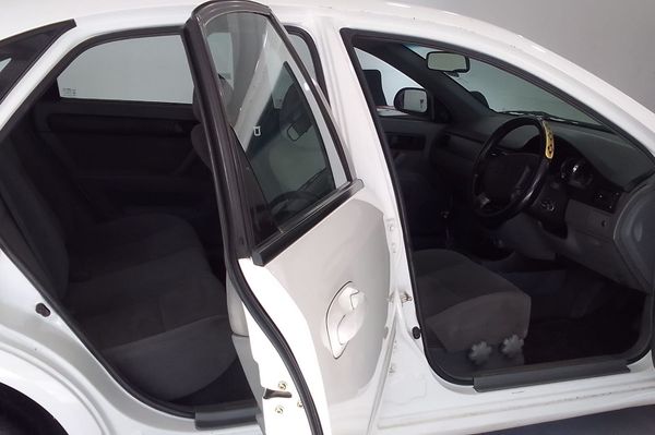 2007-Chevrolet-Optra-16-LS image:15