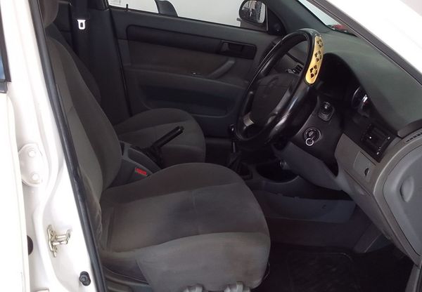 2007-Chevrolet-Optra-16-LS image:7